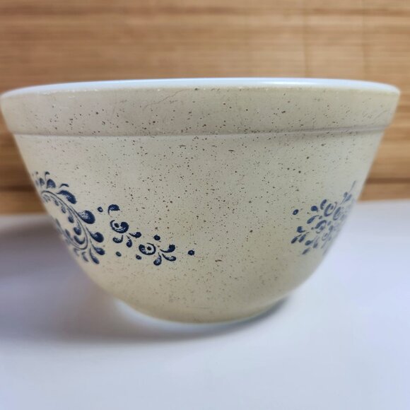 Pyrex Bowls Homestead Pattern Cinderella 750 ml and Stacking Bowl 750 ml - Picture 5 of 11